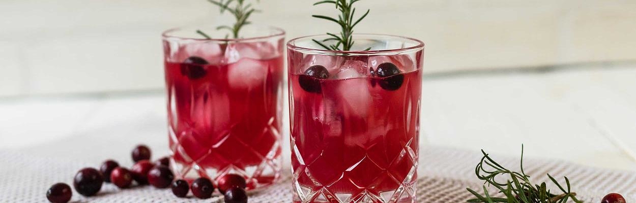 Vapaapaeivien-cocktail-cranberry-sparkler